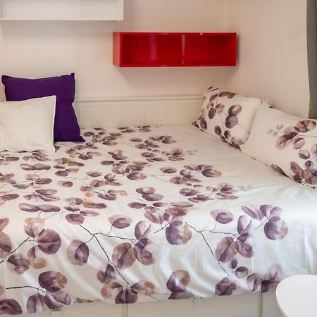 Colorful Studio With Balcony - Free Parking Sófia Exterior foto